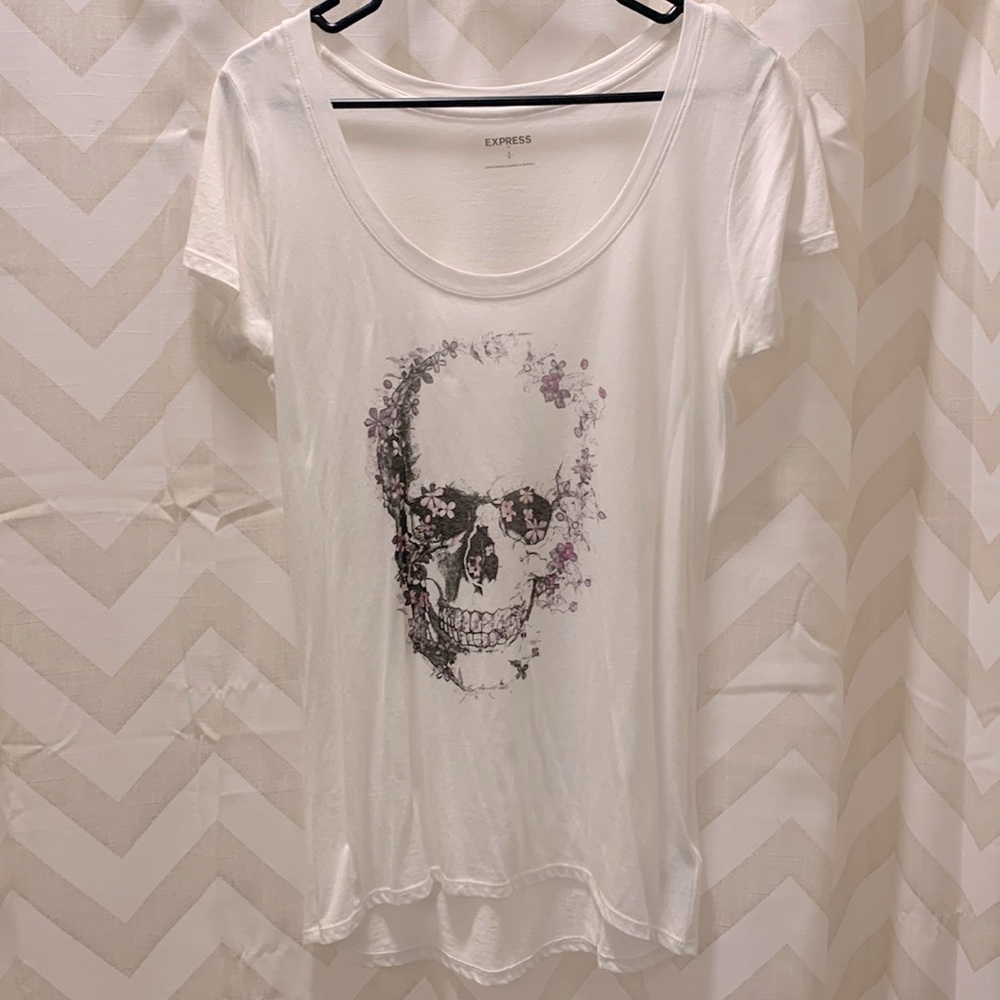 Express skull shirt